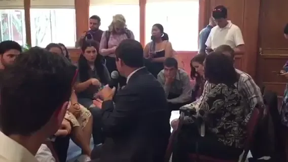 Jerusalem Mayor Nir Barkat tries to speak at San Francisco State University.mp4_#18